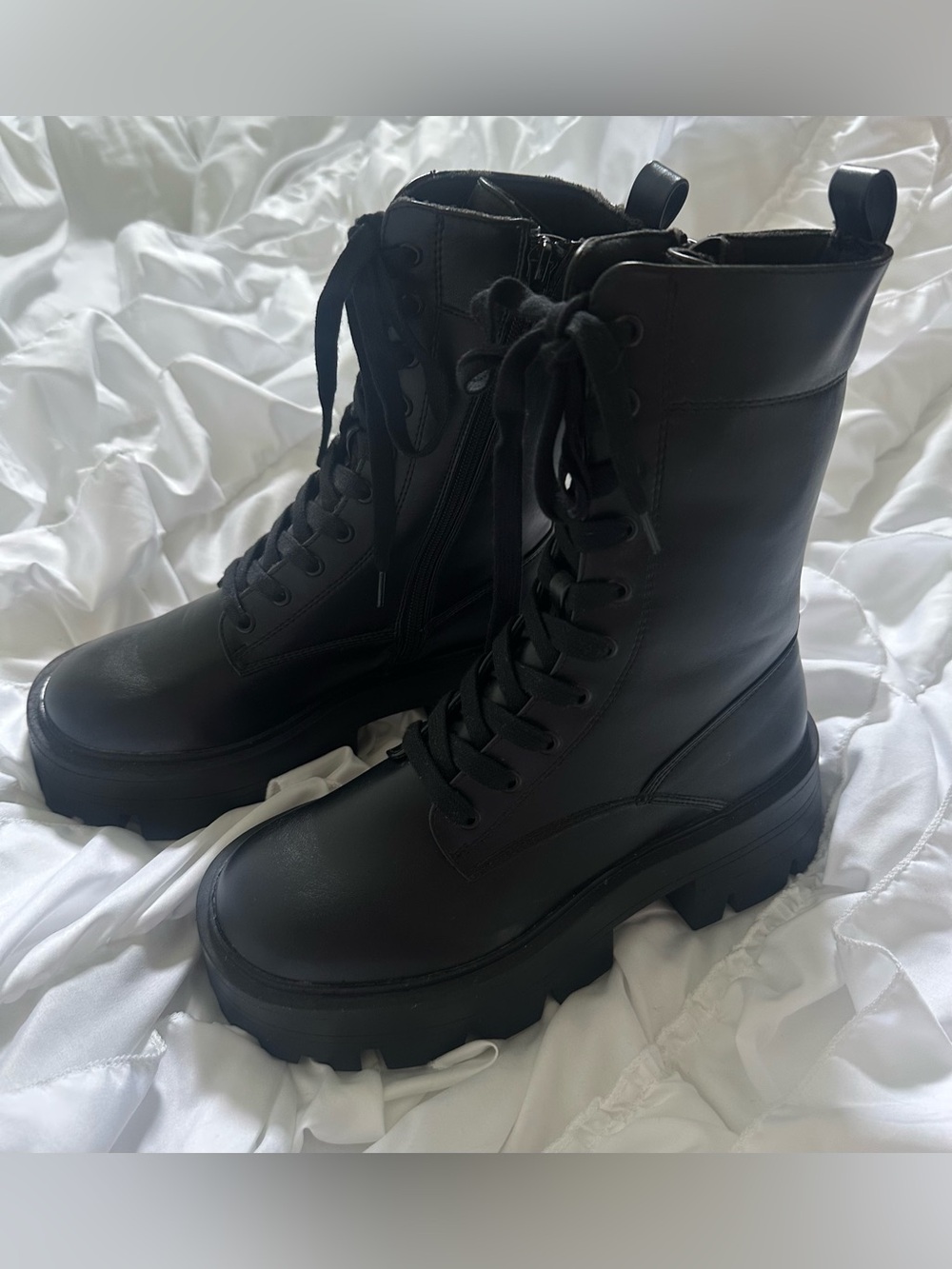 NWOB ASOS DESIGN Black Chunky Lace Up Boots Women’s Size 7